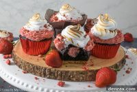 Toasted Marshmallow Strawberry Cupcakes