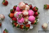 Sweet Strawberry Cake Pops