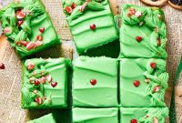 Grinch Cake