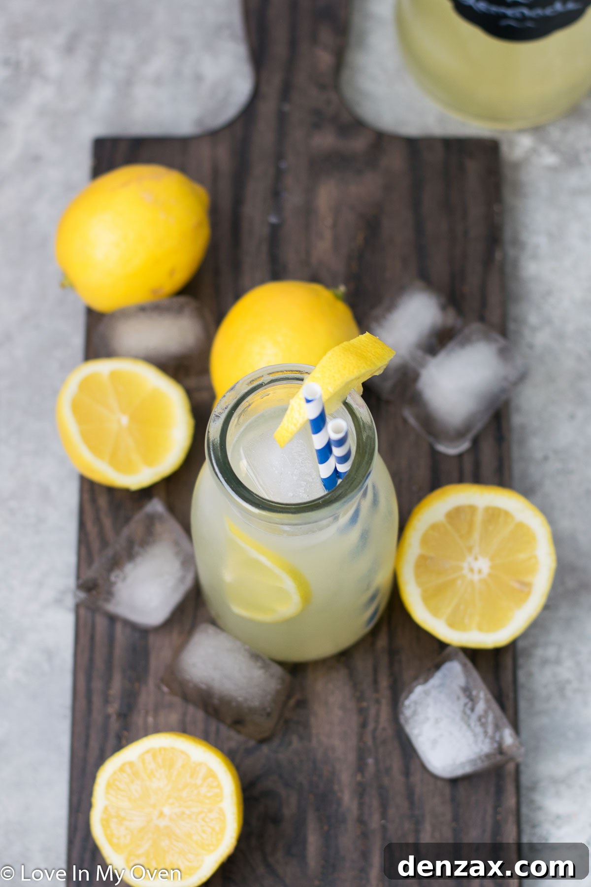 easy honey lemonade