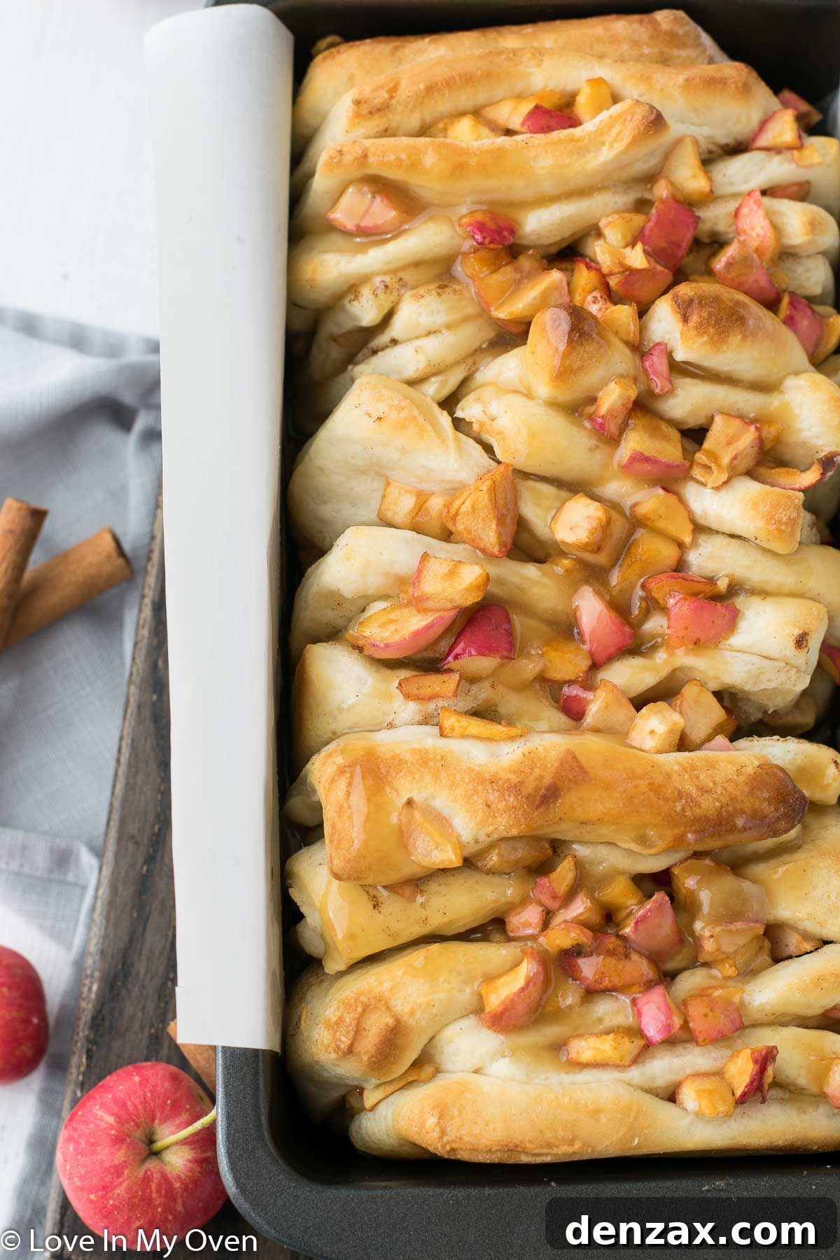 Freshly Baked Apple Cinnamon Pull Apart Bread