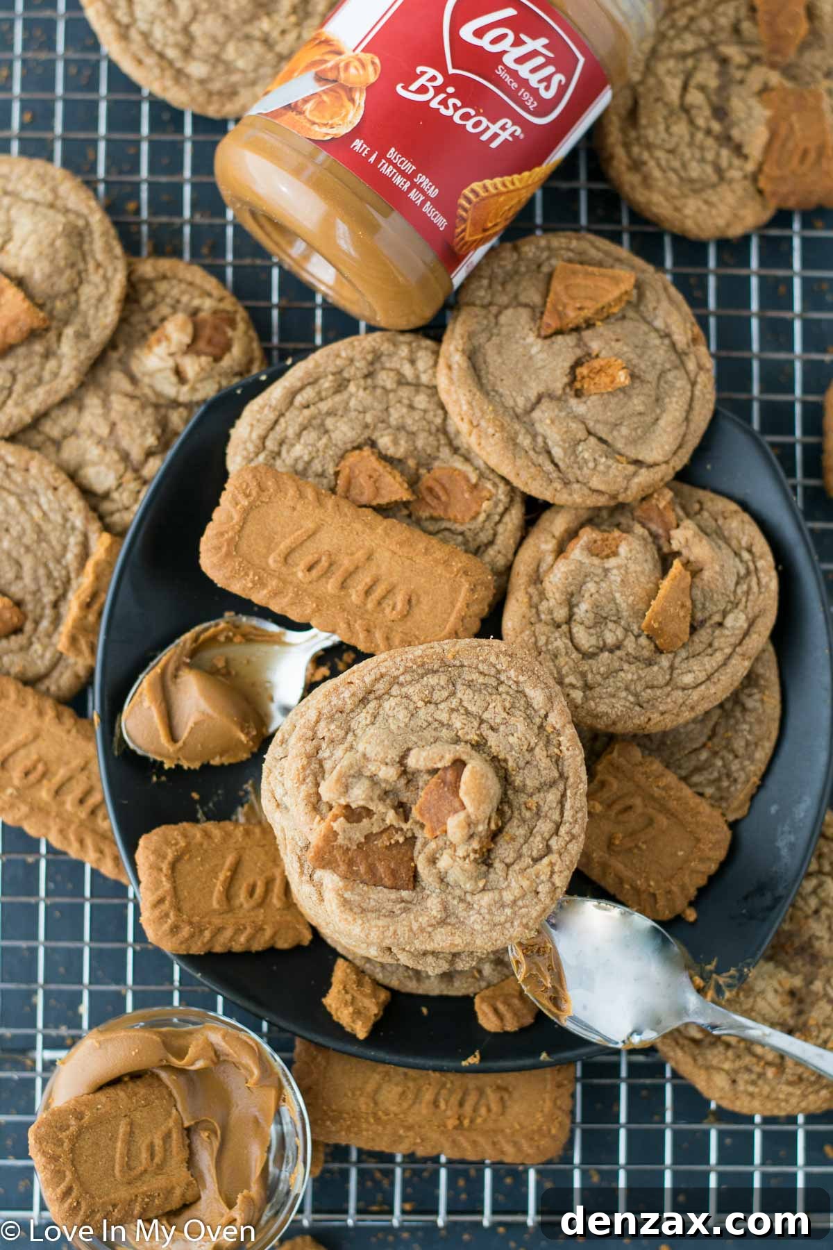 Close-up of perfectly baked cookie butter cookies