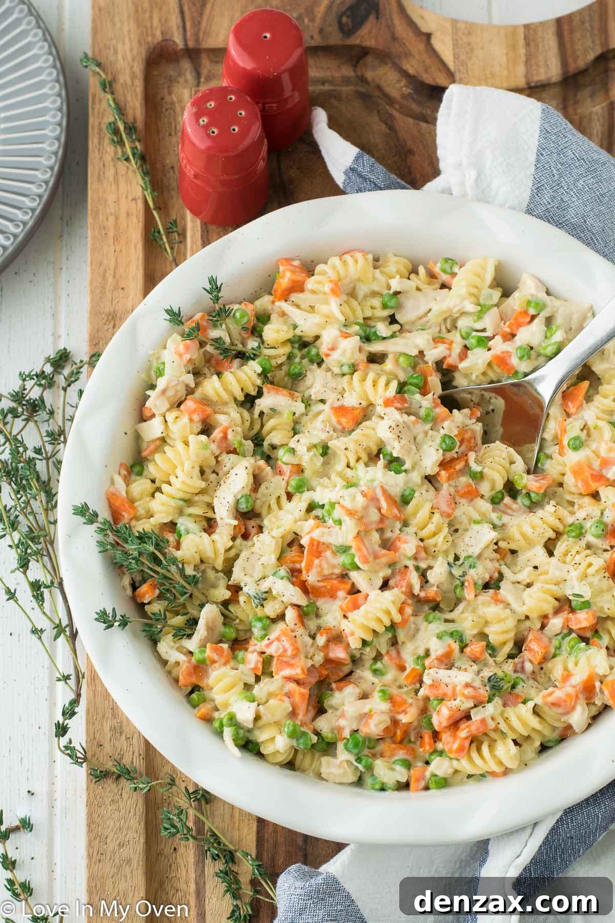 Creamy Chicken Pot Pie Pasta, a comforting dish perfect for weeknight dinners