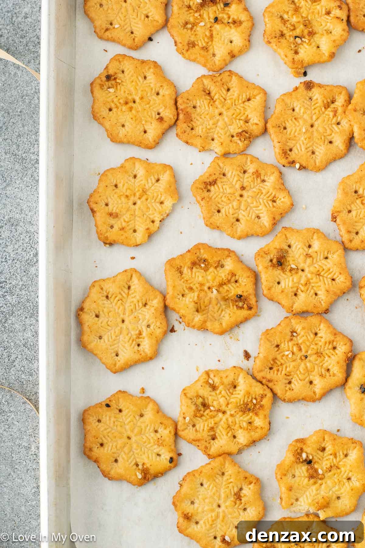 Plate of crispy seasoned crackers