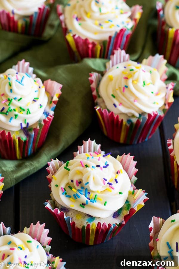Delicious Vanilla Funfetti Cupcakes