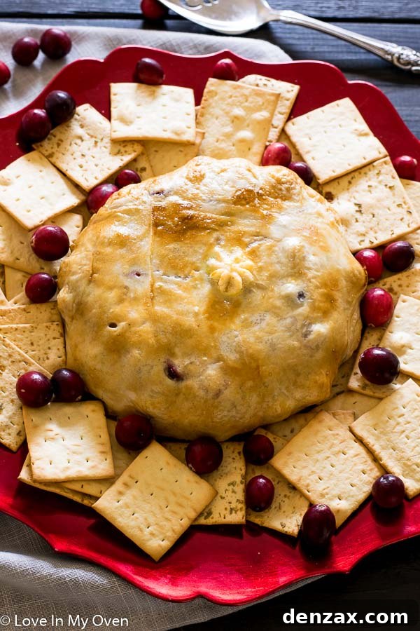 cranberry almond baked brie