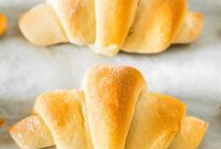 Homemade Crescent (Butterhorn) Rolls Recipe — Flaky, Buttery & Easy