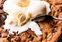 Mint Chocolate Skillet Cookie Recipe for Gooey Chocolate Mint Dessert
