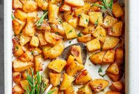 Crispy Oven-Roasted Potatoes with Garlic and Herbs