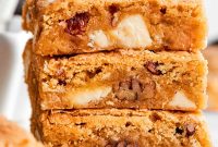 Chewy Blonde Brownies Recipe: Butterscotch & Brown Sugar Bars