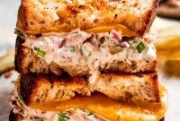 Classic Tuna Melt Recipe: Quick, Cheesy Open-Face Sandwich