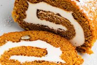 Easy Pumpkin Roll Recipe: Moist Pumpkin Cake with Cream Cheese Filling